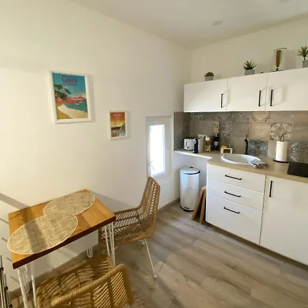Petite Maison Cosy Et Moderne Avec Bain A Remous Hyères