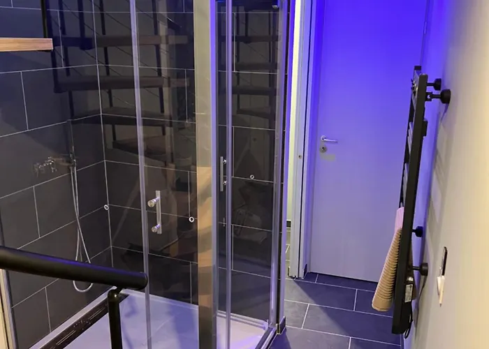 Petite Maison Cosy Et Moderne Avec Bain à Remous Hyères