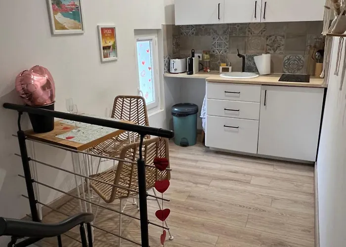 Petite Maison Cosy Et Moderne Avec Bain à Remous * Hyères